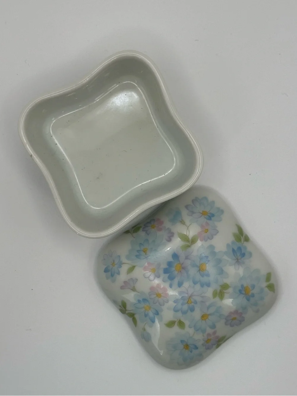 Vintage Pastelle San Francisco Floral Trinket Box Takahashi Japan
